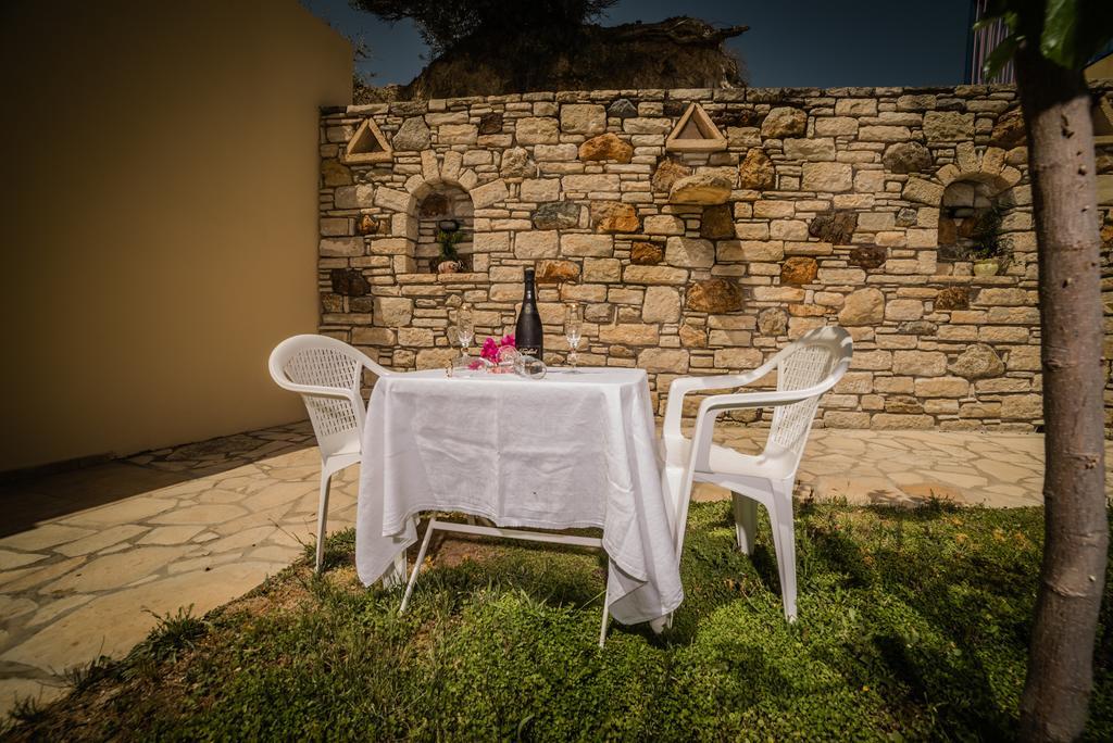 Bodikos Villas & Apartments Pitsidia Exterior foto